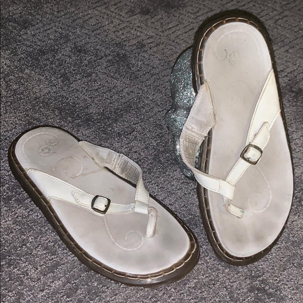 White leather Dr.Martens flip flops